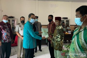 BPN Buton Selatan serahkan 2.026 sertifikat melalui PTSL