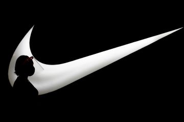 Nike beli pembuat sepatu kets virtual RTFKT perluas metaverse