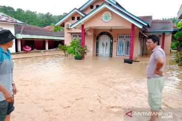 Longsor-banjir landa Agam, 40 rumah terendam