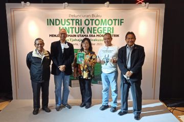 Agus Tjahajana luncurkan buku bedah industri otomotif Indonesia