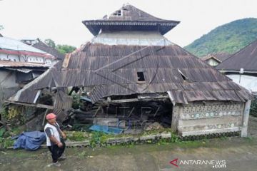 Masjid  Kuno Terbengkalai Di Kerinci