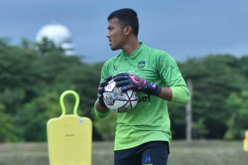 Kiper Persib Teja pulang kampung manfaatkan jeda kompetisi