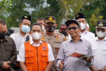 Mahfud memastikan relokasi bagi korban letusan Gunung Semeru