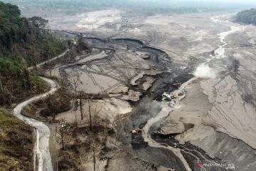 Sedimen material lahar erupsi Semeru