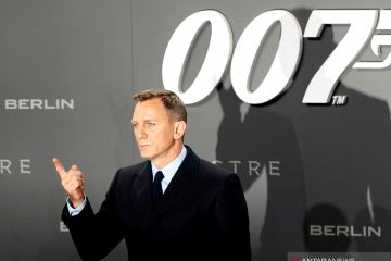 Komposer film "James Bond" meninggal dunia
