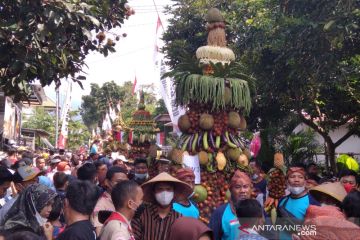 Kirab gunungan durian di Kudus gembali digelar