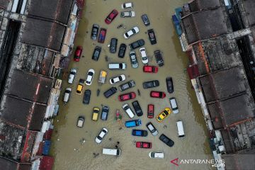 Kawasan Shah Alam, Selangor masih terendam banjir