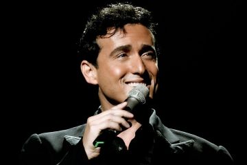 Anggota grup kuartel Il Divo, Carlos Marin meninggal dunia