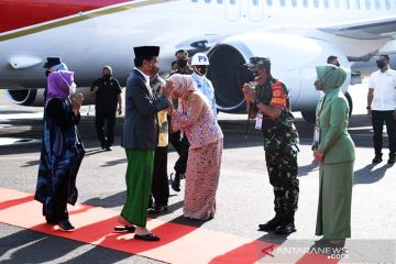 Presiden dan Ibu Negara tiba di Lampung