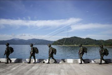 Latihan operasi pendaratan administrasi