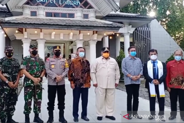 Gubernur Sultra tinjau keamanan pelaksaanaan misa Natal di Kendari