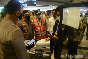 Menhub-Menkes-Kapolri tinjau terminal kedatangan international Soetta