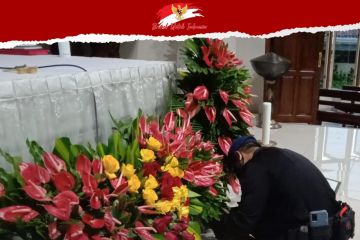 Tim Gegana Polda Lampung sterilisasi gereja pada Misa Natal