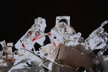 Astronaut Shenzhou-13 China kembali lakukan aktivitas di luar pesawat