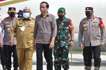 JOKOWI TIBA DI KENDARI