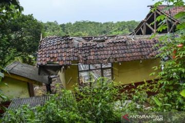 Sekolah Ambruk Di Ciamis