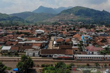 Stasiun kereta api aktif tertinggi di Indonesia