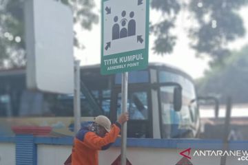 Rambu jalur evakuasi dipasang di desa tangguh bencana Probolinggo