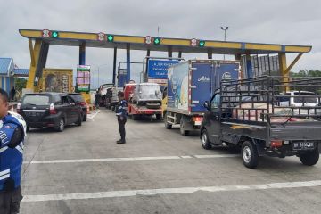 Volume kendaraan di sejumlah gerbang tol regional naik signifikan