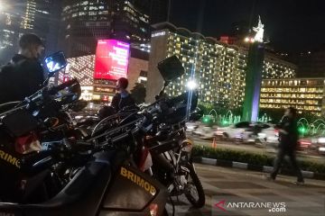 Bundaran HI ramai lancar jelang penerapan "crowd free night"