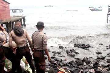 Puluhan rumah warga Ternate rusak diterjang gelombang tinggi