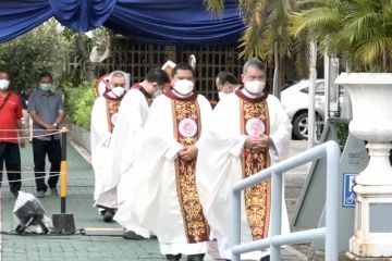 Umat Katolik di Katedral rayakan Natal dengan suka cita