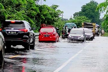 Banjir rob sebabkan jalan utama di Babel terendam