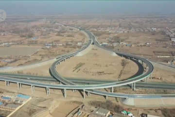 Jalan tol gurun pertama di Ningxia, dibuka untuk lalu lintas