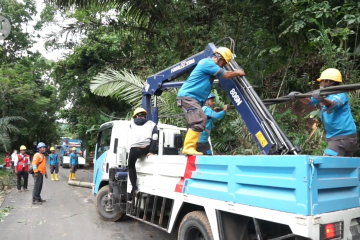 PLN pulihkan listrik di 2 daerah banjir terparah di Lombok