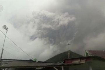 Erupsi Semeru, Kemenhub pastikan bandara tetap beroperasi