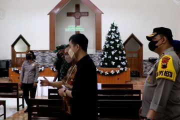 Gibran pastikan kesiapan gereja di Solo jelang perayaan Natal