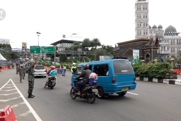 Situasi arus lalu lintas Puncak Bogor jelang perayaan Natal 2021