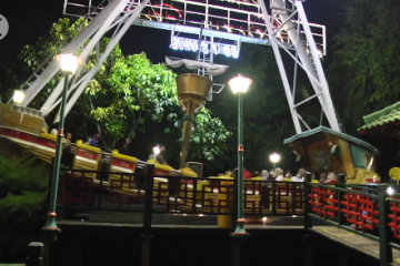 Menjajal keseruan wahana Dufan di malam hari