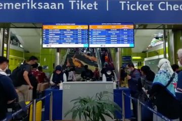 KAI alihkan layanan KA jarak jauh dari Gambir ke Jatinegara