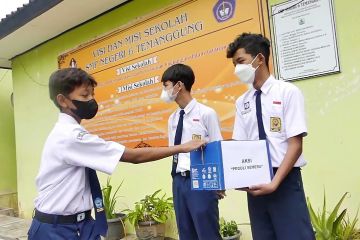 Ratusan siswa sisihkan uang saku bantu korban erupsi Semeru