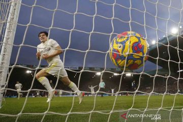 Leeds United menang 3-1 atas Burnley