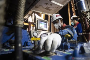 Pengeboran Sumur Minyak Di Malam Pergantian Tahun