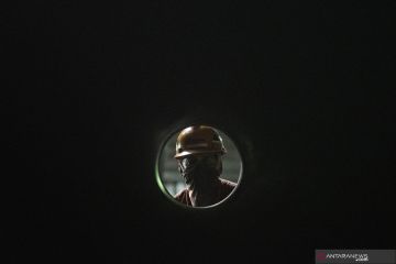 Pengeboran Sumur Minyak Di Malam Pergantian Tahun