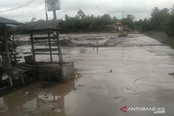 Banjir lahar dingin Gunung Semeru terjang sejumlah desa di Lumajang