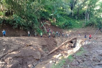 Pemkab benahi jembatan di Semoyo-Kabupaten Kediri