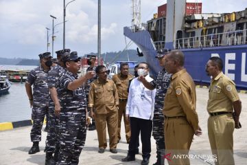 Panglima Armada III meninjau lokasi pengukuhan KRI Teluk Weda-526