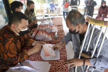 Penyaluran bantuan pangan non tunai di Jakarta