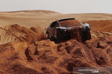 Aksi pembalap pada ajang Reli Dakar di Arab Saudi