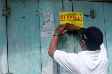 Sebanyak 245 kios di Pasar Sambung Jawa disegel karena menunggak