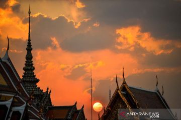 Pesona sunset di Grand Palace Bangkok