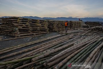 UMP Sulteng 2022 Naik 3,6 Persen