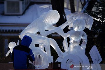 Kompetisi memahat es di Heilongjiang