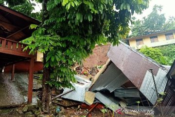 Wali Kota Jayapura minta warga di lereng gunung mengungsi sementara
