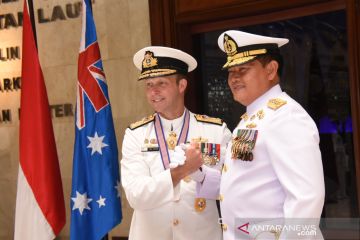 Laksamana Yudo sematkan bintang kehormatan untuk Kasal Australia