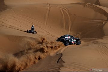 Reli Dakar etape 8 Al Dawadimi menuju Wadi Ad Dawasir
